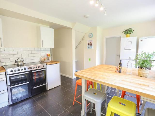 The Crescent, Brighton BN2 1 bed house of multiple occupation to rent £810 pcm £187 pw