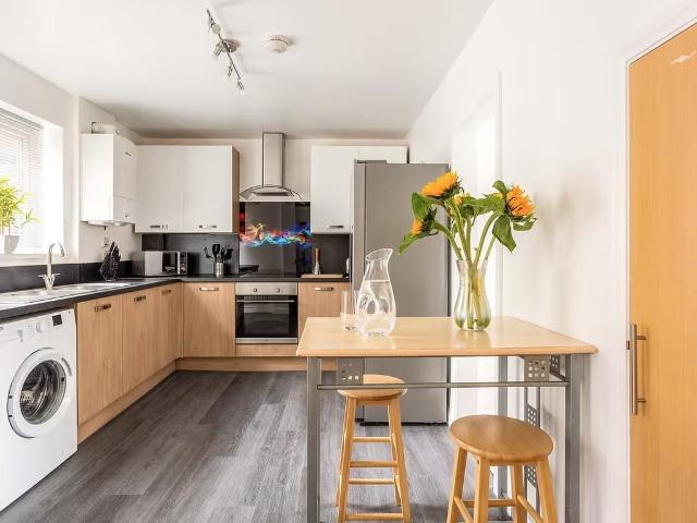 The Crescent, Brighton BN2, 6 bed shared accommodation to rent, £3,990 pcm | PrimeLocation