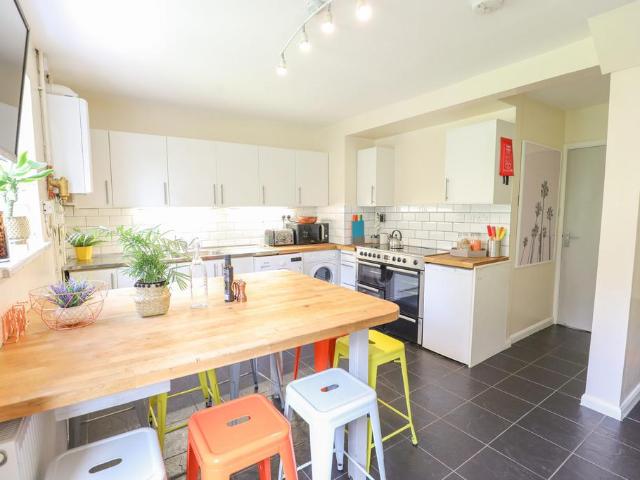 The Crescent, Brighton BN2 9 bed house of multiple occupation to rent £7,293 pcm £1,683 pw