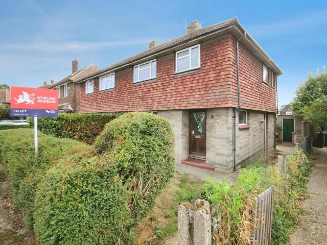 The Crescent, Egham, Surrey TW20, 4 bed shared accommodation to rent, £650 pcm | PrimeLocation