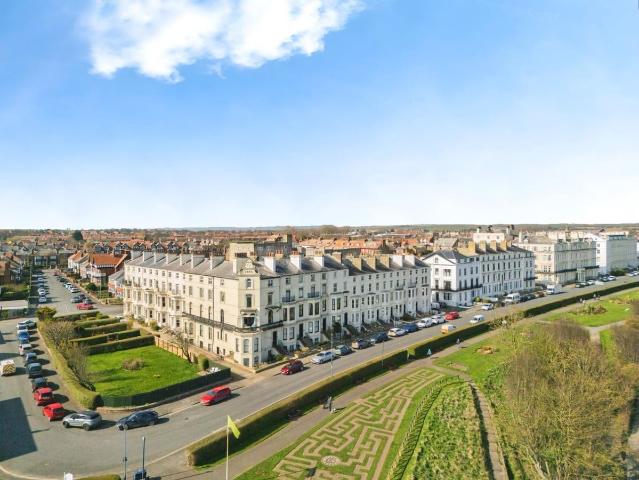 The Crescent, Filey YO14, 3 bed flat to rent, £900 pcm | PrimeLocation