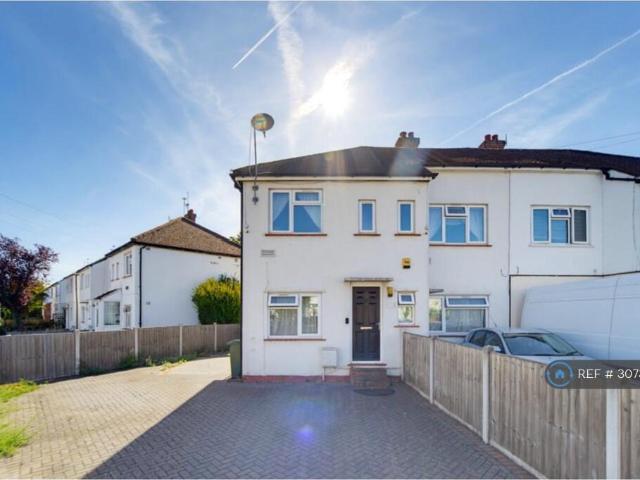 The Crescent, Hayes, UB3 2 bed maisonette to rent £1,950 pcm £450 pw