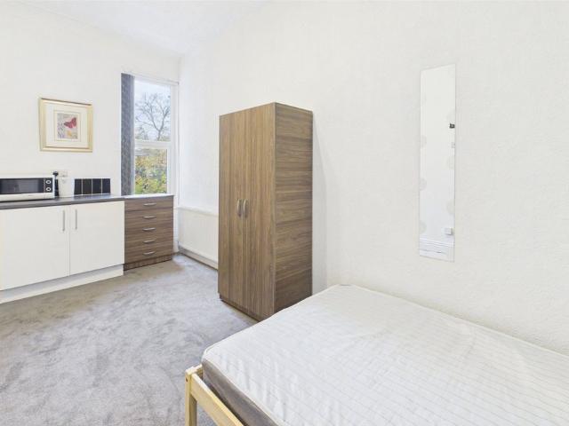 The Crescent, Middlesbrough TS5, 1 bed property to rent, £450 pcm | PrimeLocation