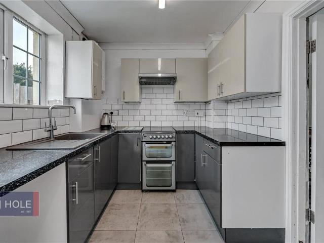 The Crescent, Sea Mills, Bristol, BS9 3 bed semi detached house to rent £1,650 pcm £381 pw