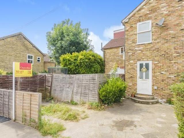 The Crescent, Slough SL1, 2 bed flat to rent, £1,400 pcm | PrimeLocation