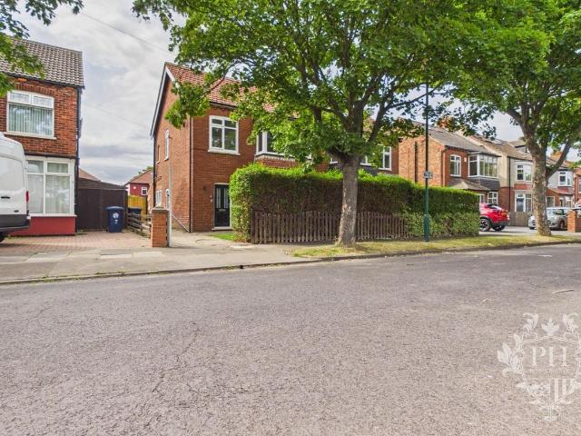 The Crescent, Redcar TS10, 3 bed semi detached house to rent, £1,200 pcm | PrimeLocation
