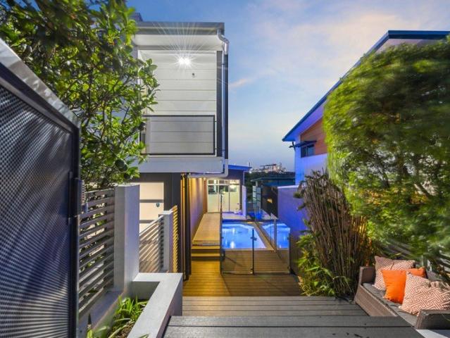 The Crest of Luxury: Panoramic City Views from Yeronga's Finest Vantage Point