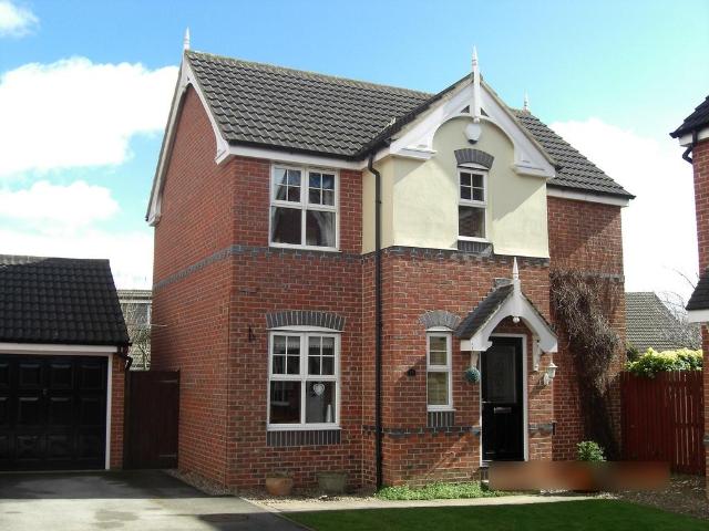 The Crimbles, Wakefield, WF4 3 bed detached house to rent £1,300 pcm £300 pw