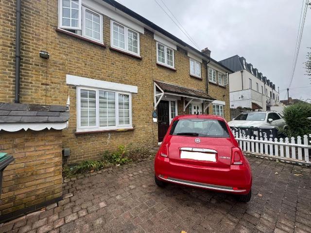 The Crossway, London N22, 3 bed detached house to rent, £2,650 pcm | PrimeLocation