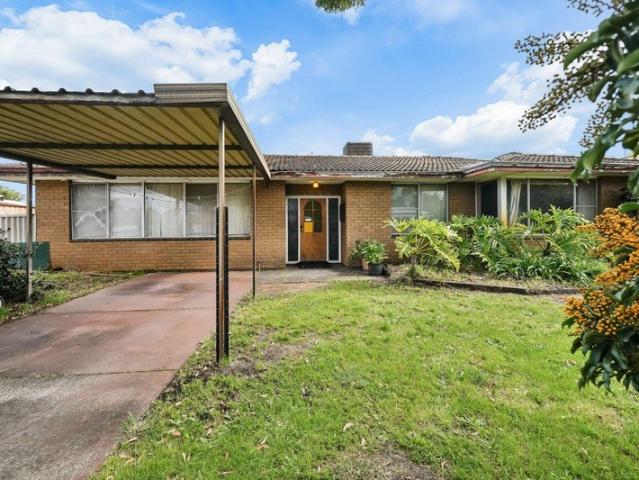 THE CROWN JEWEL OF CRANDON STREET!
