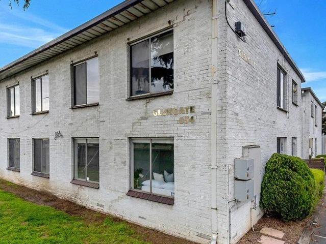 The Crown Jewel of Pascoe Vale Road: Street Facing & Sun Drenched