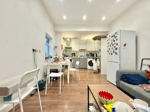 The Cut, London SE1, 3 bed flat to rent, £3,850 pcm | PrimeLocation