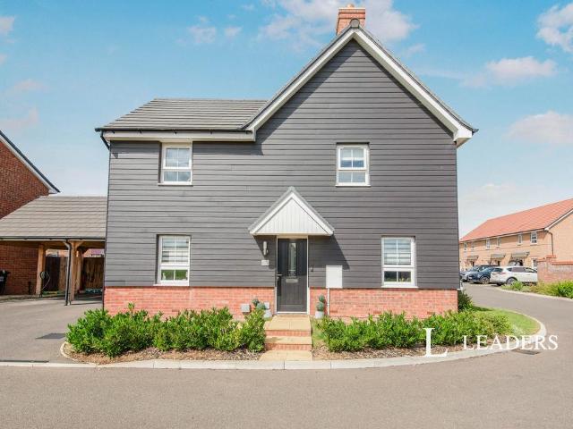 The Cuttings, Lower Stondon, SG16 4 bed house to rent £2,200 pcm £508 pw