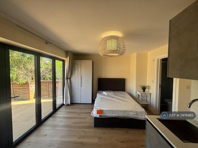 The Curve, London, W12 Studio to rent £1,550 pcm £358 pw