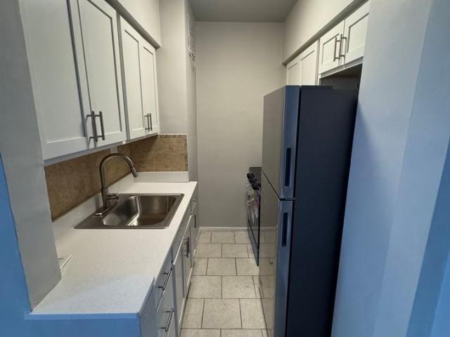 The Ambassador 2 Bedroom Apartment for Rent at 13700 Fairhill Rd, Shaker Heights, OH 44120 Shaker Heights