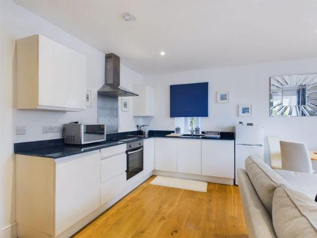 The Annexe, Barton House, Martock. 1 bed apartment to rent £1,000 pcm £231 pw