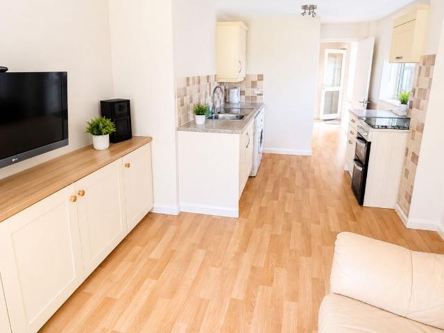 The Annexe, Green Lane, Hemel Hempstead HP2, Studio to rent, £1,395 pcm | PrimeLocation