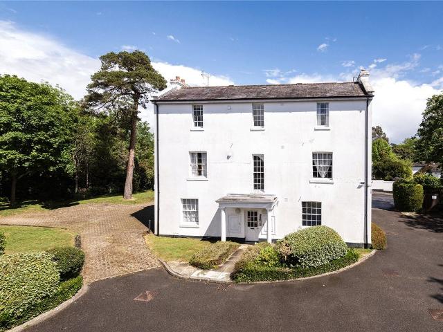 The Albions, Main Road, Edenbridge, Kent TN8, 2 bed flat to rent, £1,200 pcm | PrimeLocation