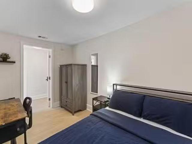 The Almond Home: Simple, Modern Living in Jacksonville! id. 6.