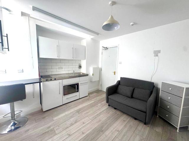 The Approach, Orpington BR6, Studio to rent, £900 pcm | PrimeLocation