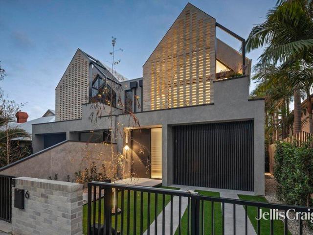 The art of brand new living with 2 living zones and pool