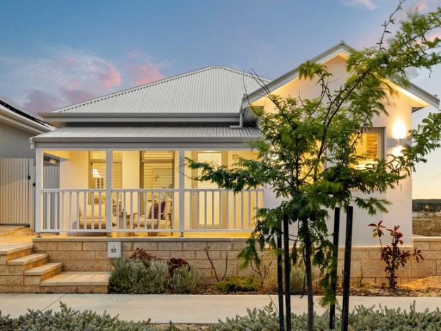 THE ART OF COASTAL LIVING, DISTINCTLY JINDEE