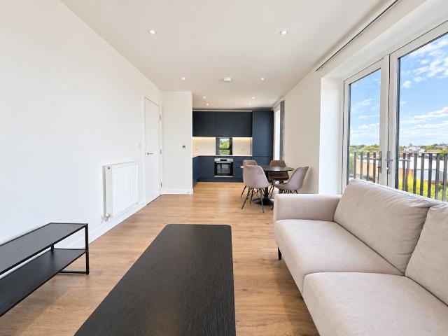 The Arches, Frogmore Avenue, Watford WD17, 2 bed flat to rent, £2,200 pcm | PrimeLocation