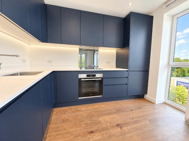 The Arches, Frogmore Avenue, Watford WD17, 2 bed flat to rent, £2,200 pcm | PrimeLocation