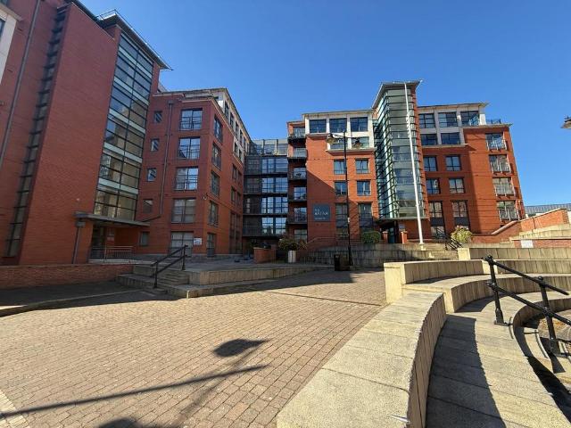 The Arena, Nottingham, NG1 2 bed flat to rent £1,200 pcm £277 pw
