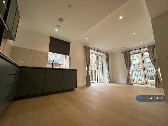 The Ashbee, Brent Cross Town, NW2 2 bed flat to rent £2,900 pcm £669 pw