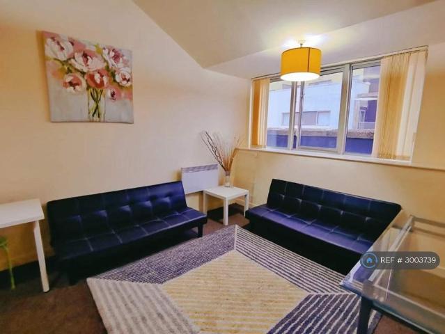 The Atrium, Leicester, LE1 2 bed flat to rent £975 pcm £225 pw