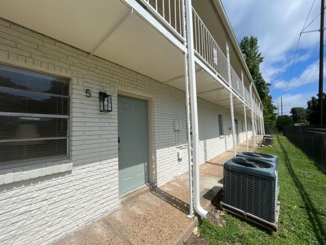 The Aubrey 2 Bedroom Apartment for Rent at 3510 S Bryant St, Little Rock, AR 72204 Boyle Park