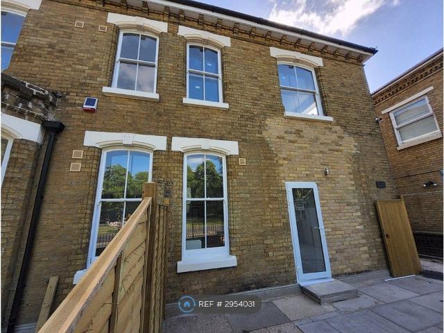The Ave, Southampton SO17, 2 bed flat to rent, £1,360 pcm | PrimeLocation