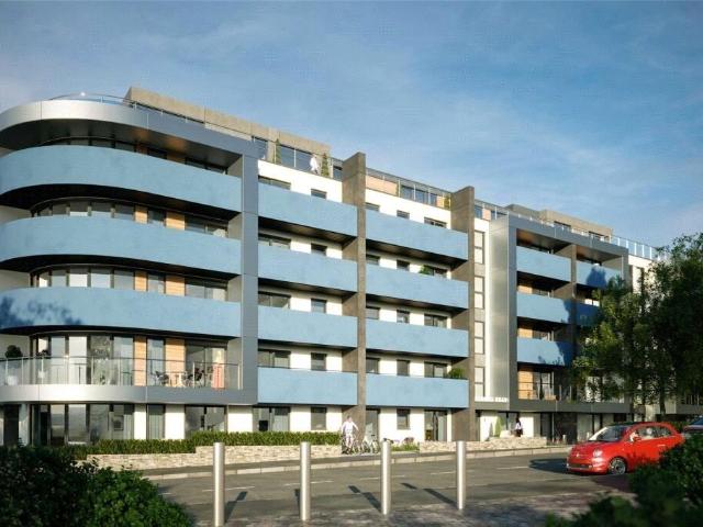 The Avebury, 10 Madeira Road. 3 bed apartment to rent £1,690 pcm £390 pw