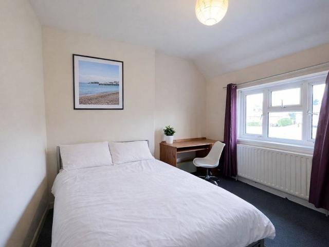 The Avenue, Master BN2, 6 bed terraced house to rent, £3,107 pcm | PrimeLocation