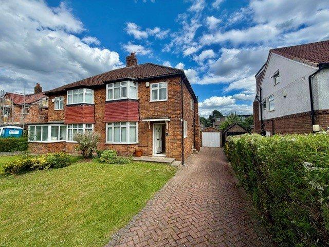 The Avenue, Alwoodley, Leeds, West. 3 bed semi detached house to rent £1,550 pcm £358 pw