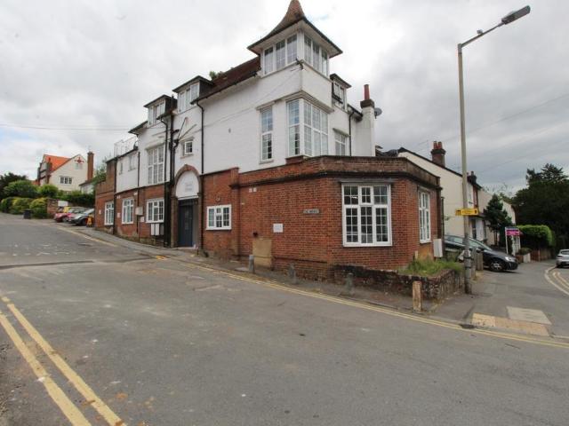The Avenue, Amersham, HP7 1 bed flat to rent £1,050 pcm £242 pw
