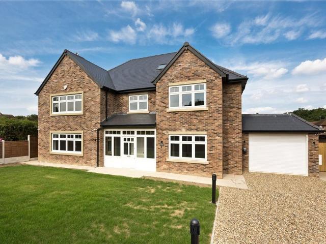 The Avenue, Ascot, Berkshire, SL5 5 bed detached house to rent £8,999 pcm £2,077 pw