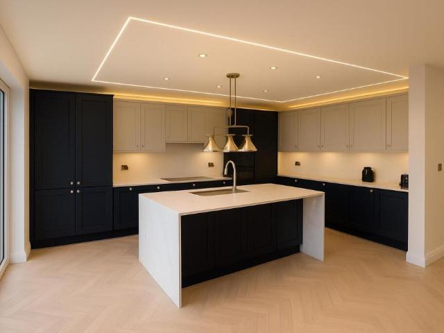 The Avenue, Ascot SL5 5 bed detached house to rent £8,999 pcm £2,077 pw