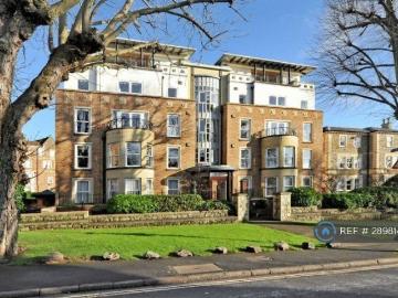 The Avenue, Bristol, BS8 3 bed flat to rent £2,500 pcm £577 pw