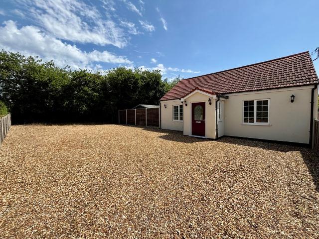 The Avenue, Brookville IP26, 4 bed detached bungalow to rent, £2,150 pcm | PrimeLocation