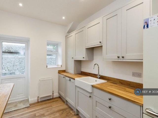 The Avenue, Cirencester, GL7 1 bed flat to rent £1,275 pcm £294 pw