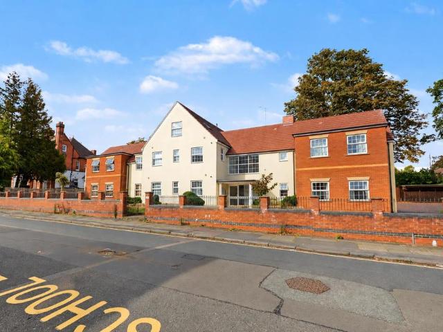 The Avenue, Cliftonville, NN1 2 bed apartment to rent £1,250 pcm £288 pw