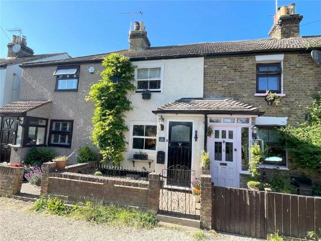 The Avenue, Fobbing, Essex, SS17 3 bed terraced house to rent £1,800 pcm £415 pw