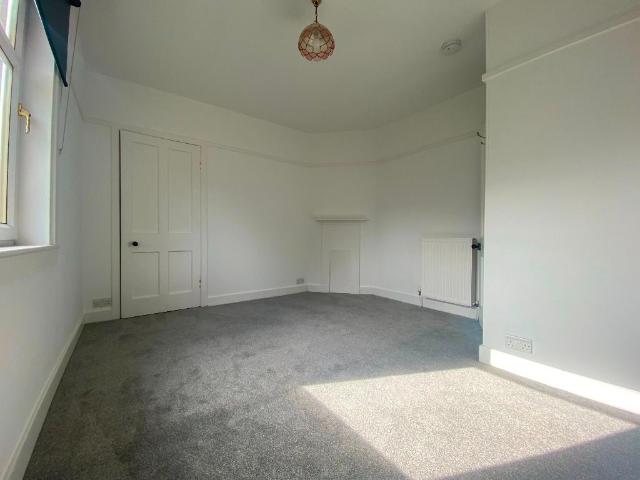 The Avenue, Gorebridge EH23, 2 bed flat to rent, £1,000 pcm | PrimeLocation