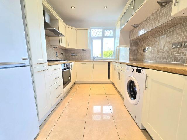 The Avenue, Harrow Weald, Harrow HA3, 3 bed semi detached house to rent, £2,600 pcm | PrimeLocation
