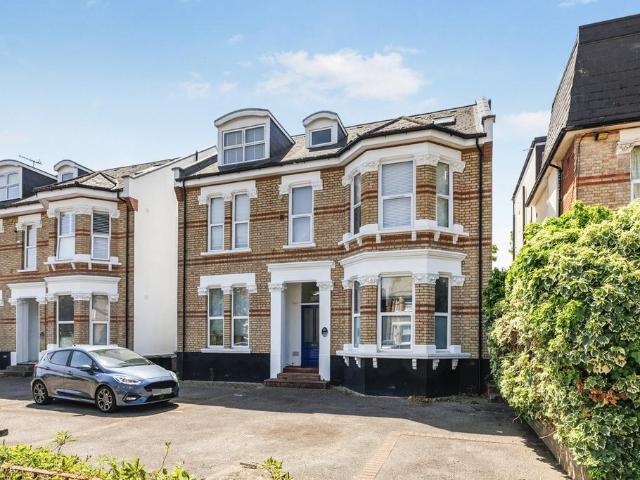 The Avenue, KT5 1 bed flat to rent £1,425 pcm £329 pw