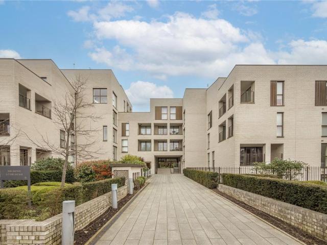 The Avenue, London, NW6 2 bed apartment to rent £3,400 pcm £785 pw
