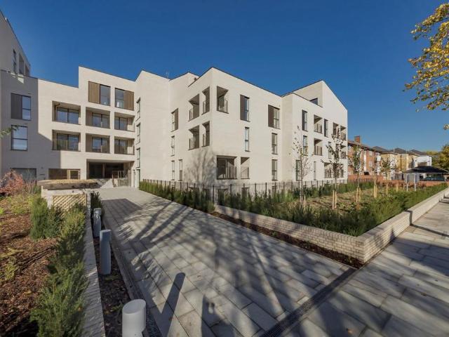 The Avenue, London NW6 2 bed flat to rent £3,600 pcm £831 pw