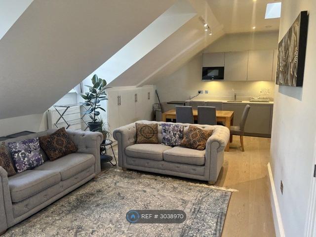The Avenue, Surbiton KT5, 1 bed flat to rent, £1,800 pcm | PrimeLocation